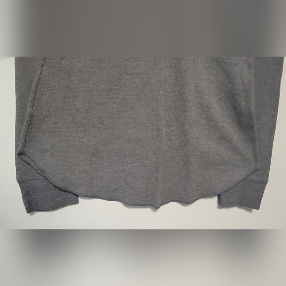 Old Navy Long Sleeve - Picture 4 of 4